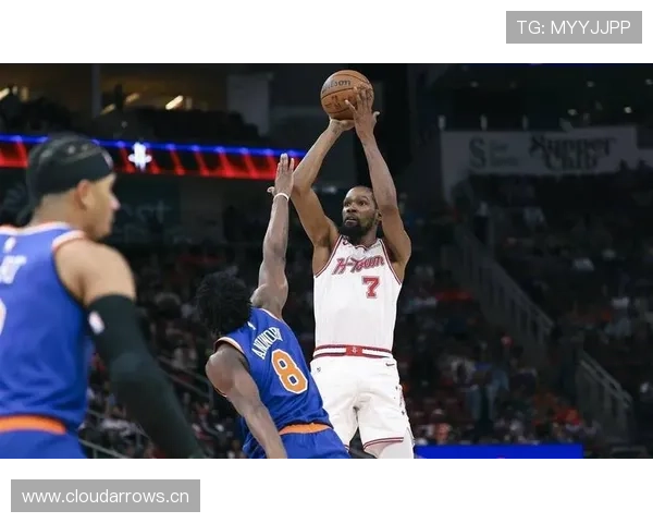 布伦森利用无球跑位显著提升投篮命中率，增强球队关键时刻进攻效率